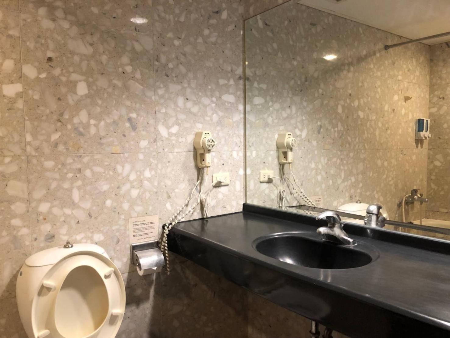 Hermes Hotel مدينة هسينشو المظهر الخارجي الصورة